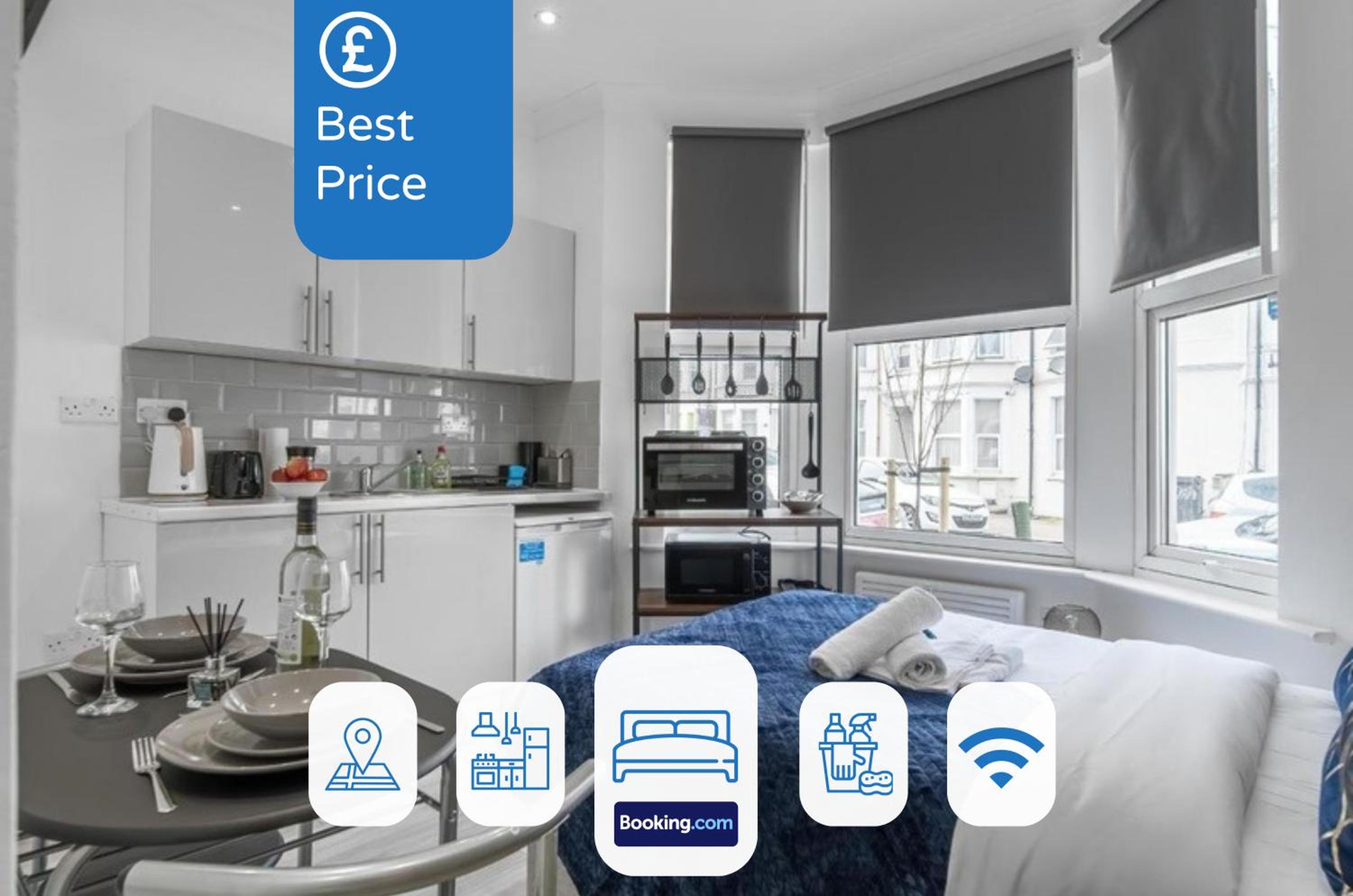 Modern Studio Room By LiveStay Short Lets & Serviced Accommodation London view 4