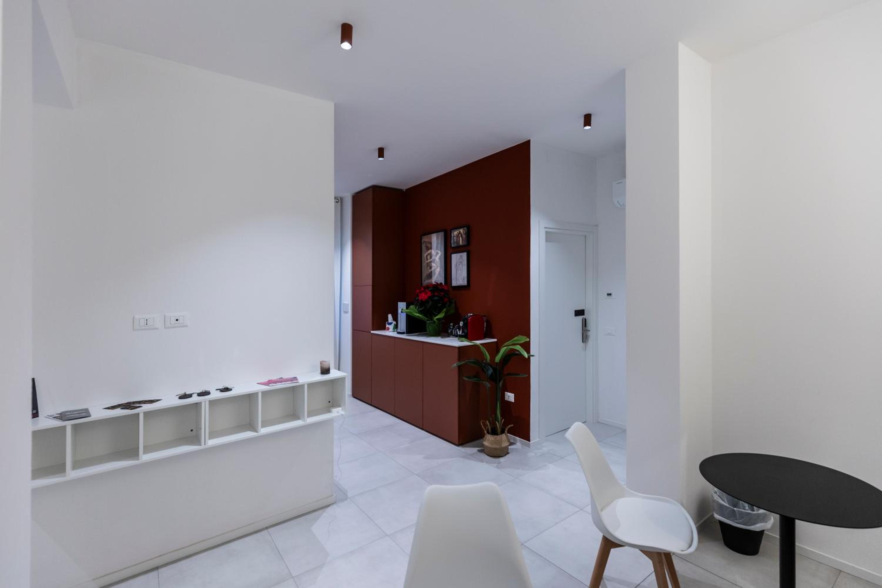 Hotel Dantis Rooms - Image 1