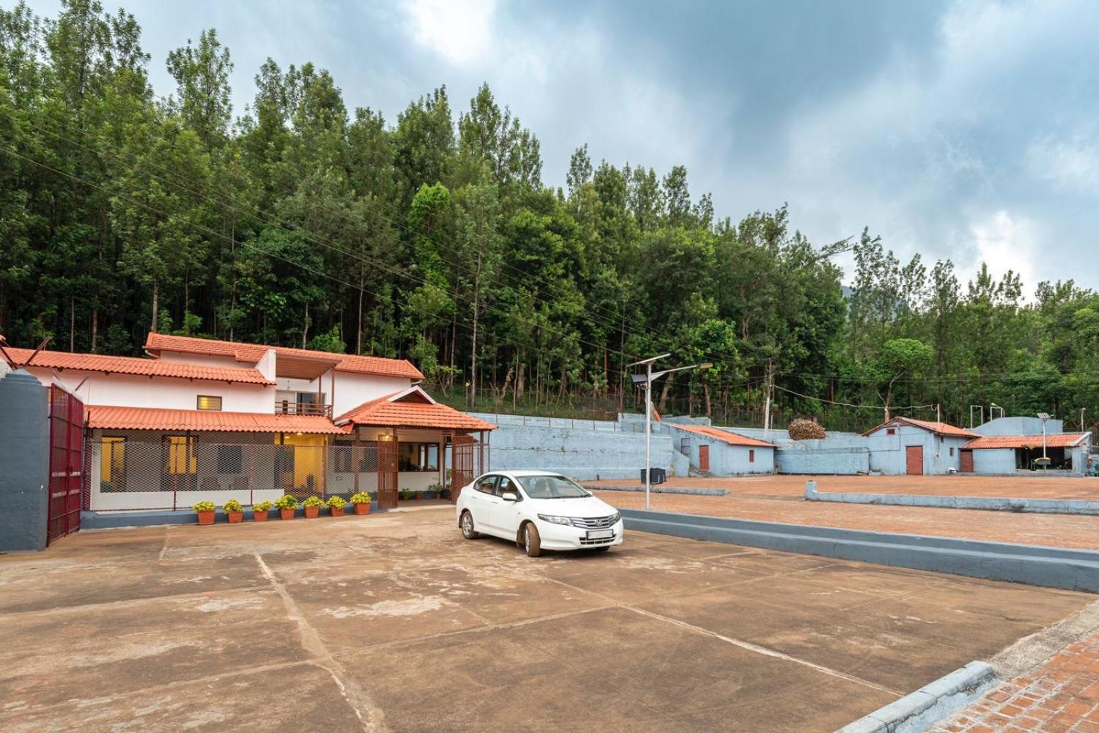 Baarbara Estate Camp