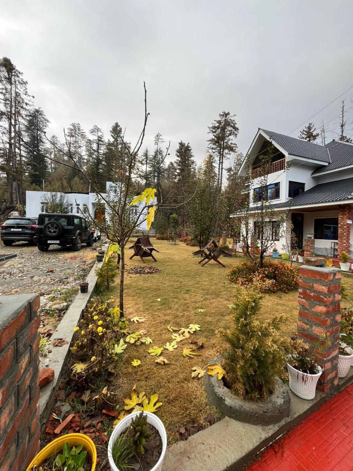 Woodland Cottage Tangmarg,Gulmarg view 5
