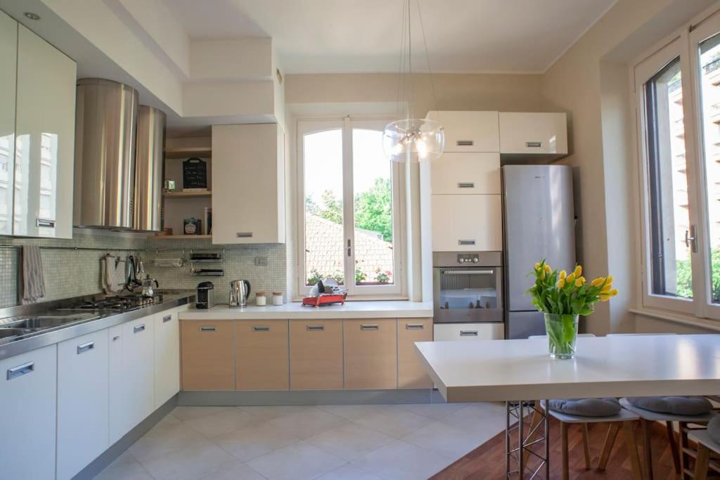 Bright and comfy in a beautiful contemporary home