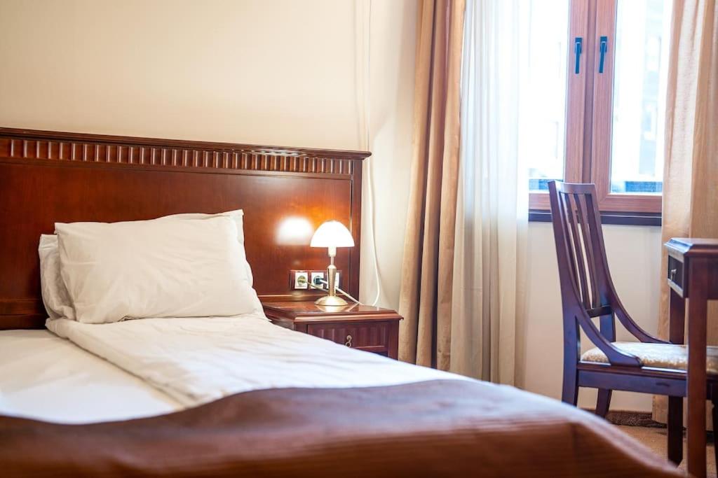 Host2U Slope-Side Home by the Gondola