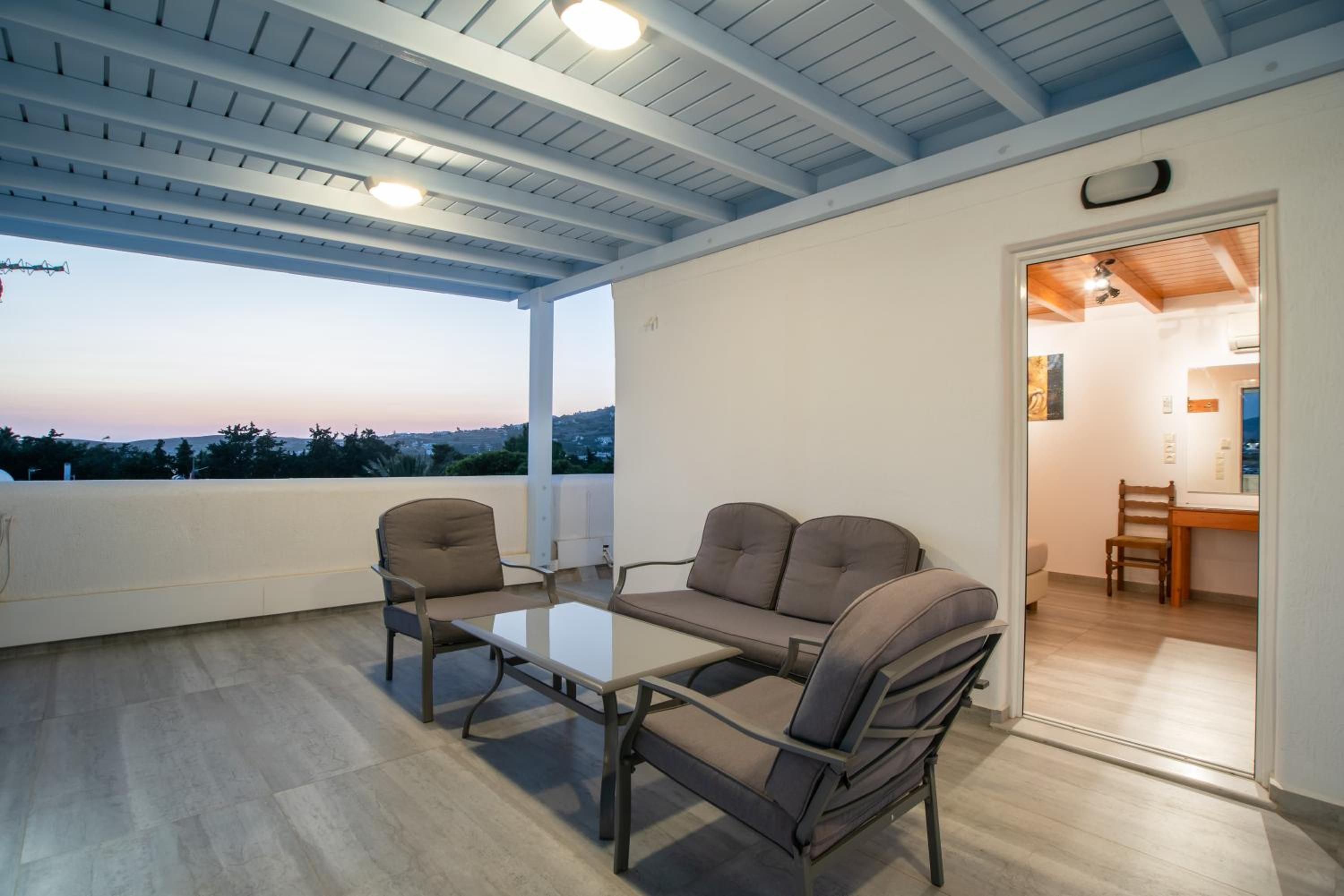 Third floor with sea view Double or twin room with private terrace
