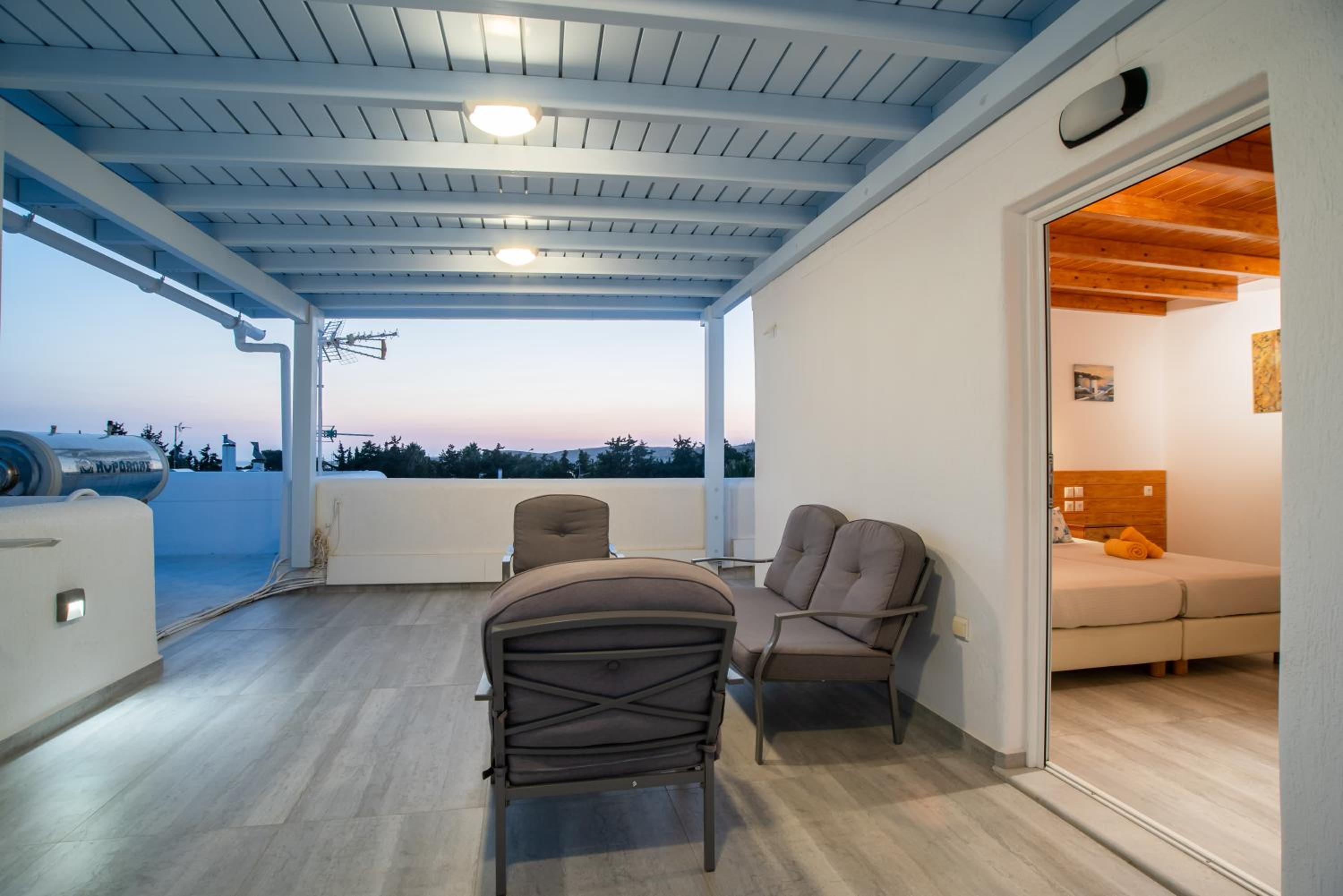 Third floor with sea view Double or twin room with private terrace