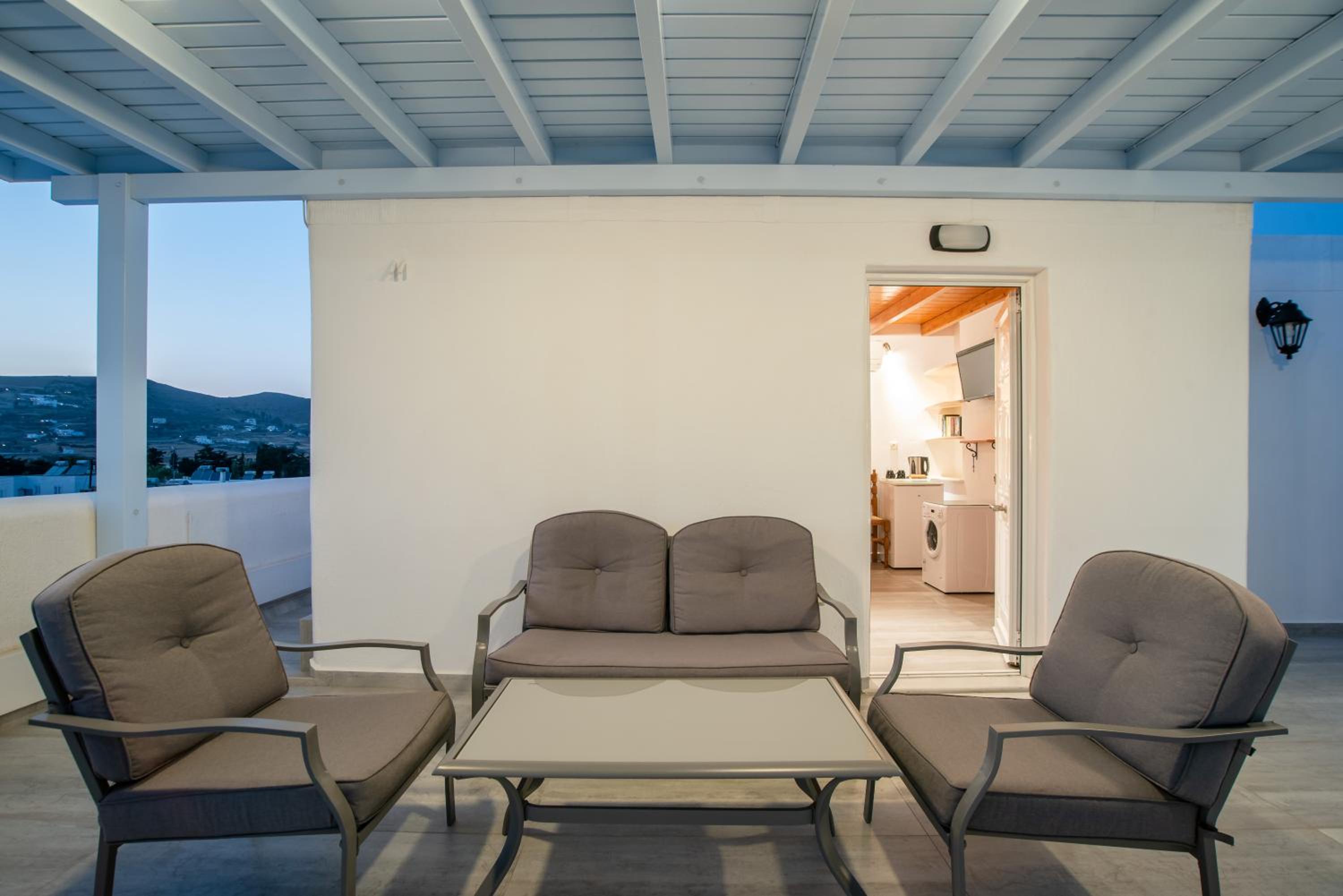 Third floor with sea view Double or twin room with private terrace