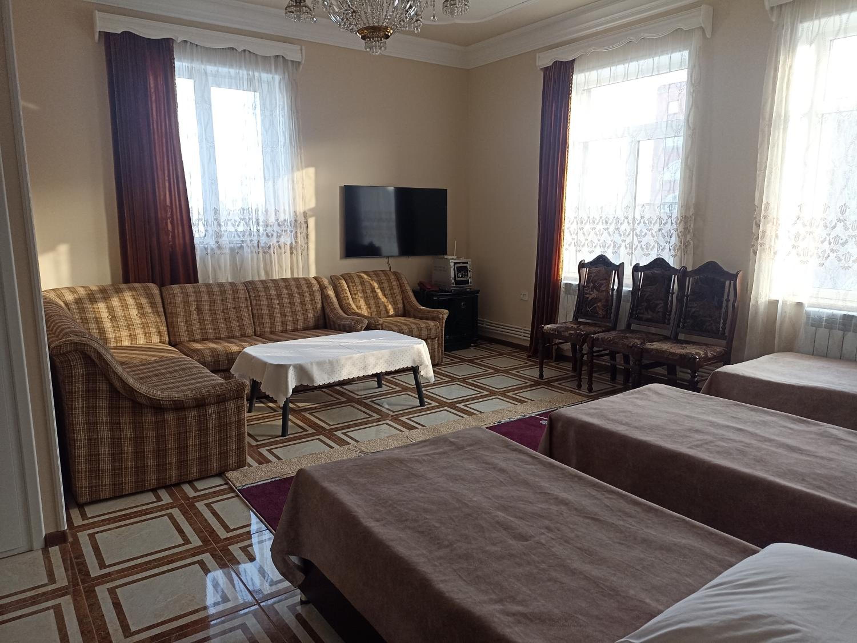 Erazank Hotel
