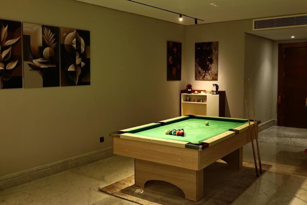 Elegant Garden & Pool View 2-BR Apt - Silverpalm