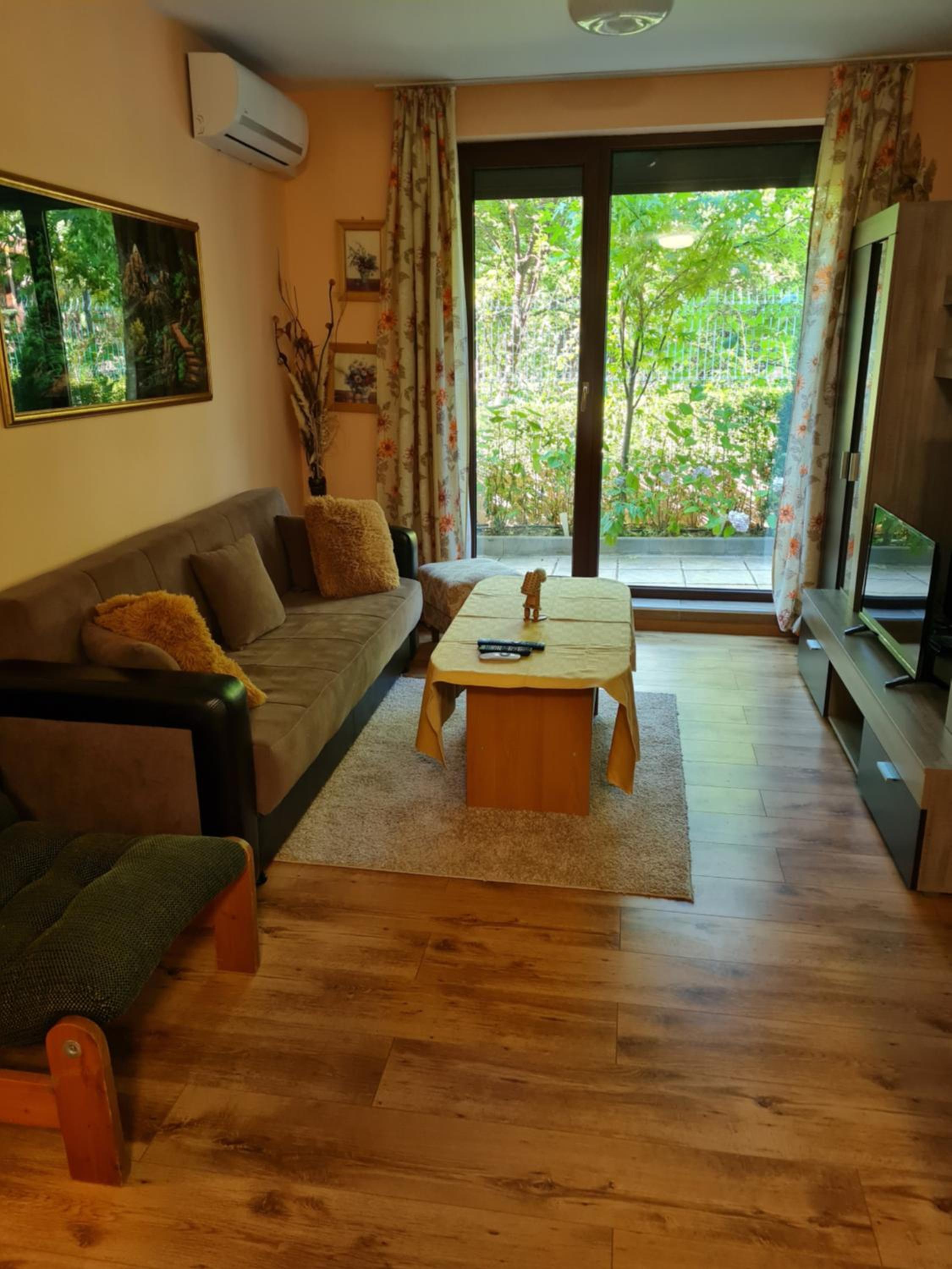 South Park apartment free parking near Tokuda