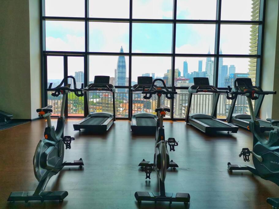 Chamber Suite Klcc & KL Tower view