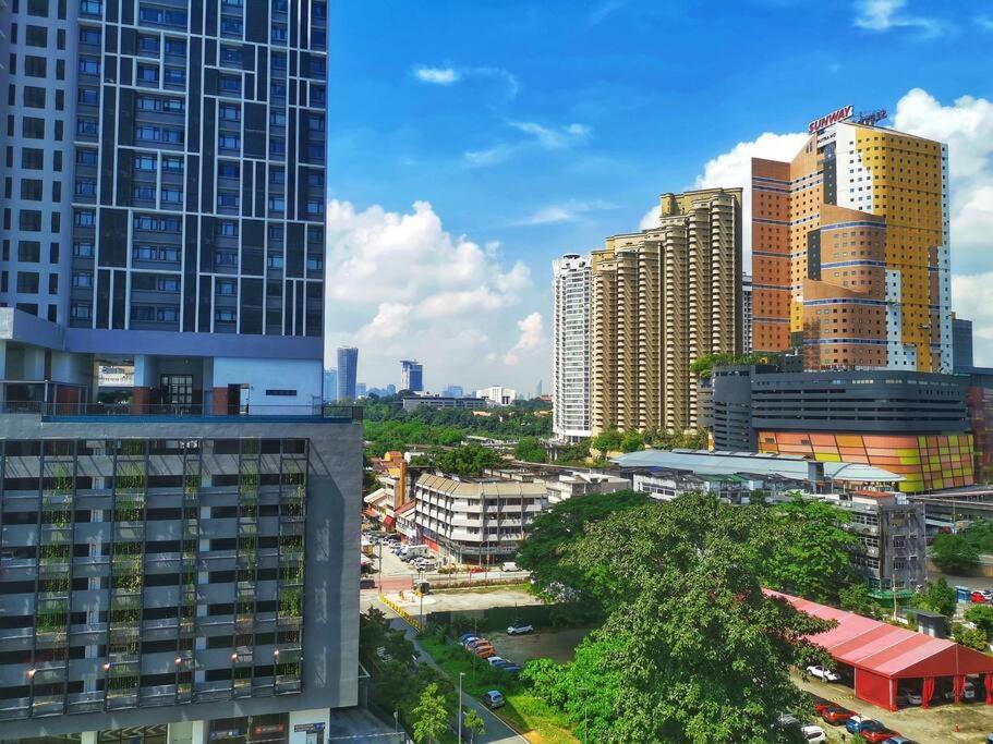 Chamber Suite Klcc & KL Tower view