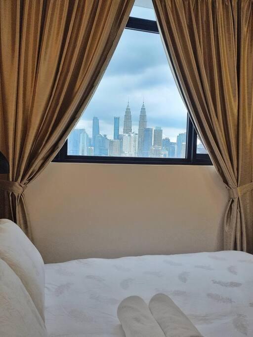 Chamber Suite Klcc & KL Tower view