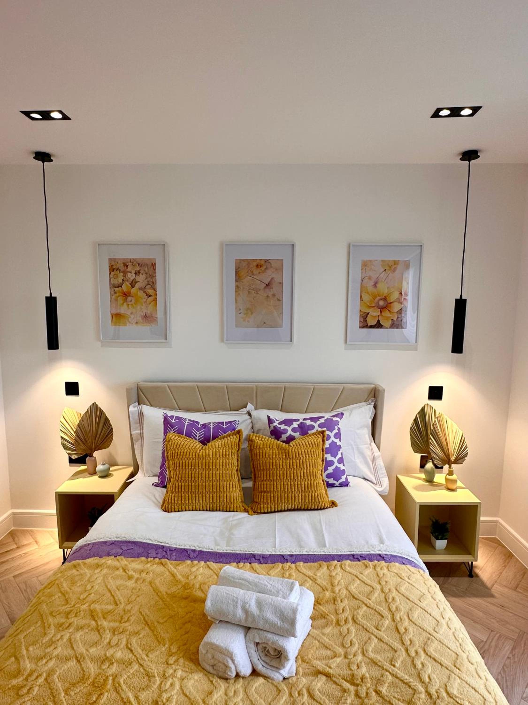 Luxury Self-Contained Private En-Suite Room in Halesowen R2 view 2