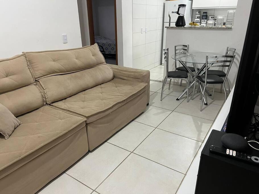 Apto mobiliado e aconchegante - 3 quartos, 4 camas, 2 banheiros - Lazer completo e localização privilegiada