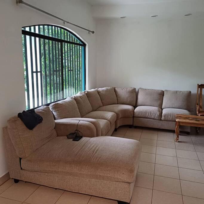 Cómoda casa a 10 minutos de SJDS view 3