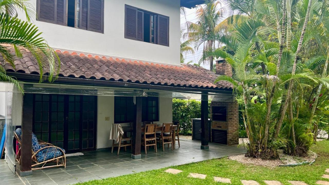 Casa em condomínio de frente ao mar