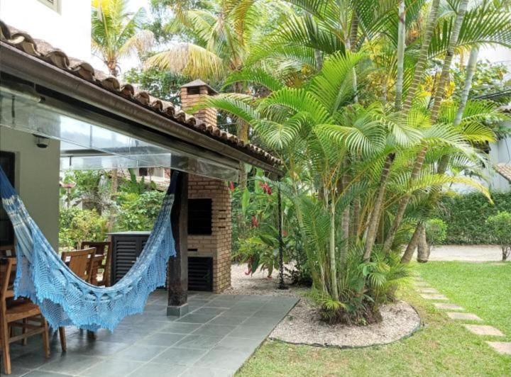 Casa em condomínio de frente ao mar
