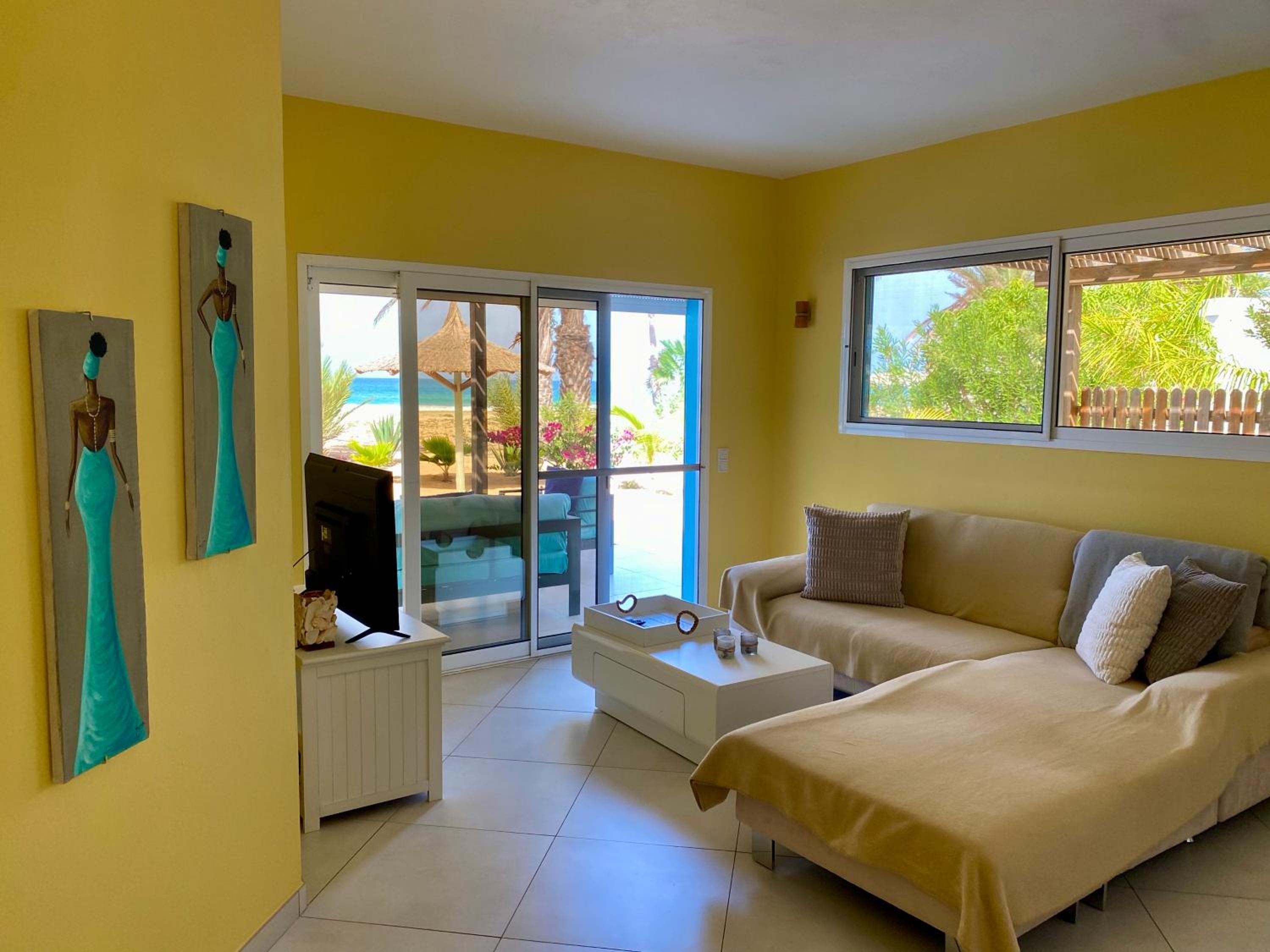 Vila Mare - Praia de Chaves frontline