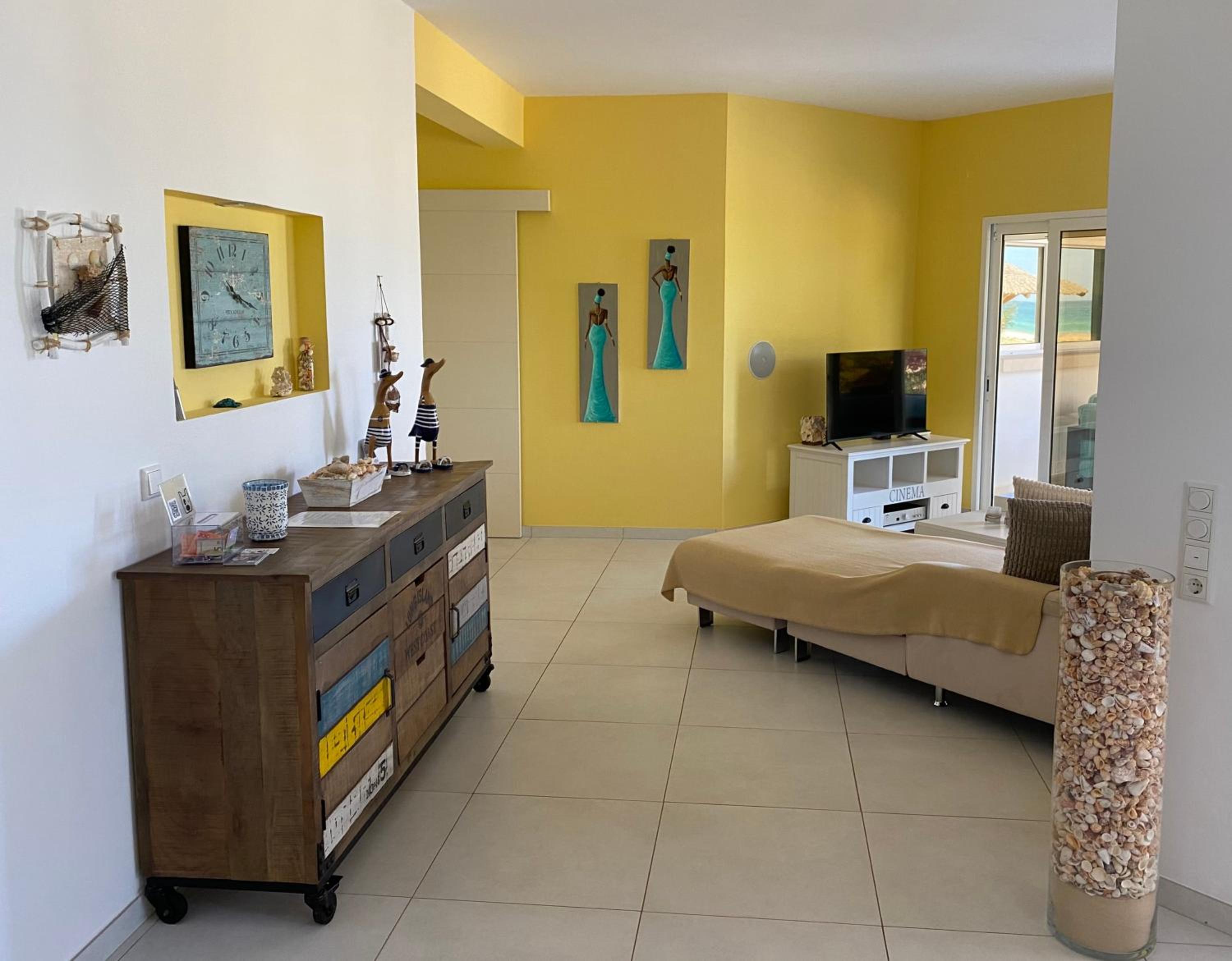 Vila Mare - Praia de Chaves frontline