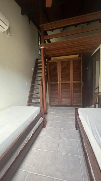 Casa em condomínio de frente ao mar