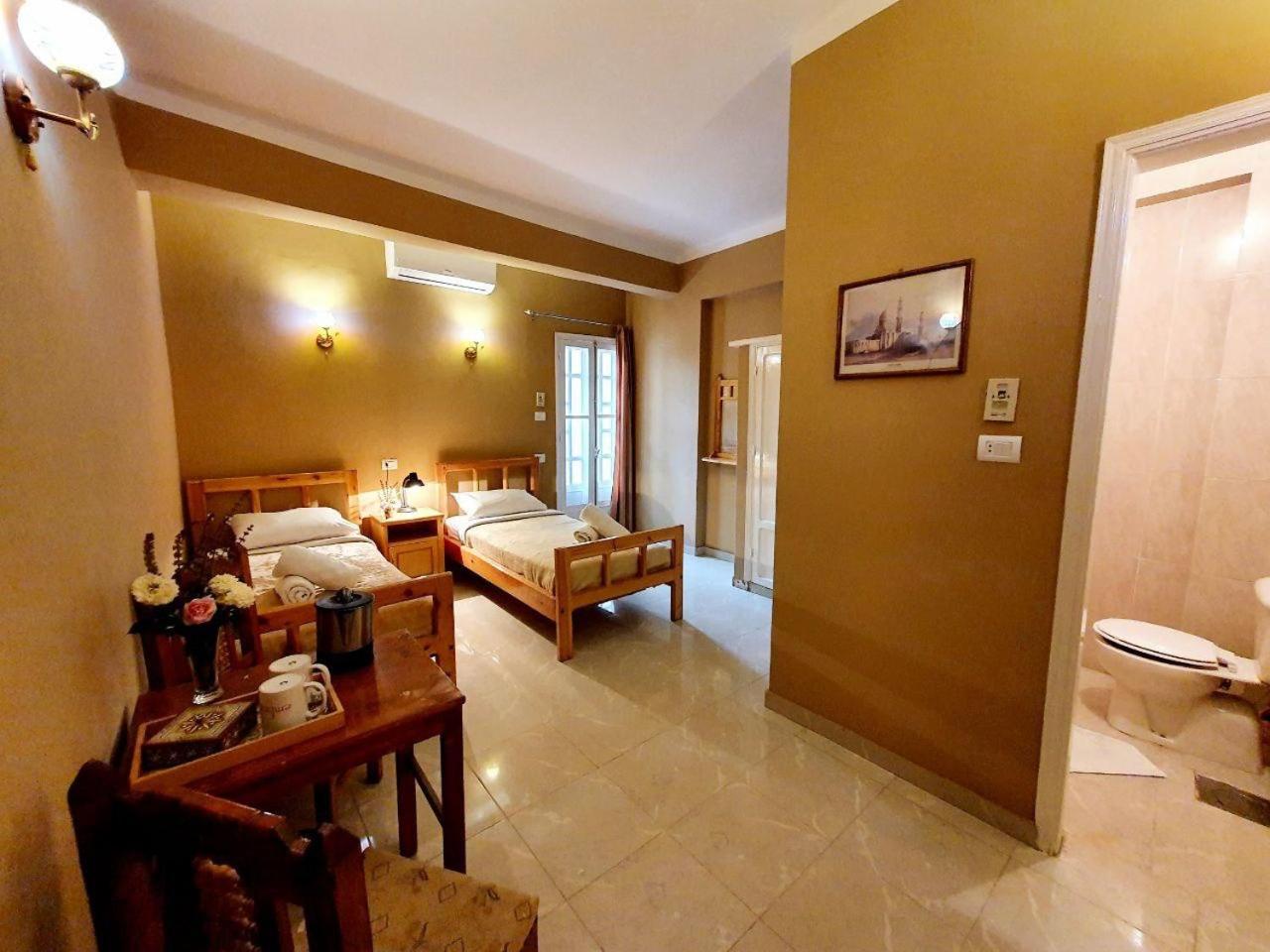 Cream Hostel