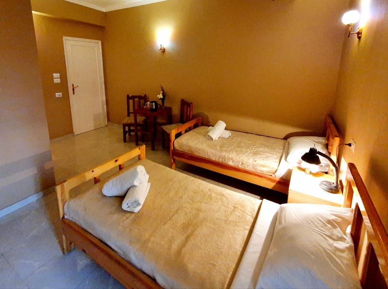 Cream Hostel