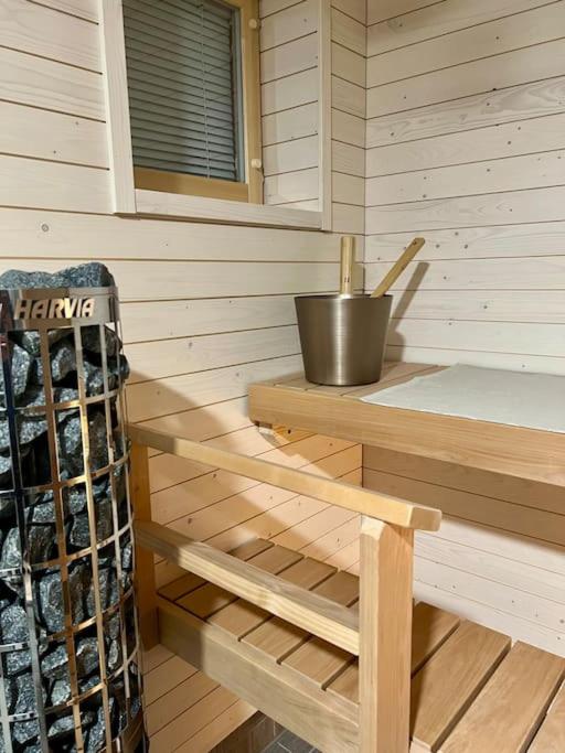 Lójhtu - City Apartment with private sauna view 4