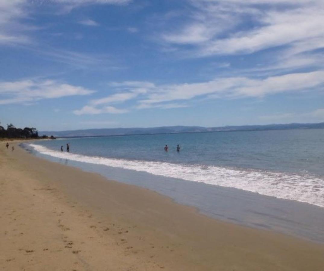 Beachfront Holiday Home Close to Airport