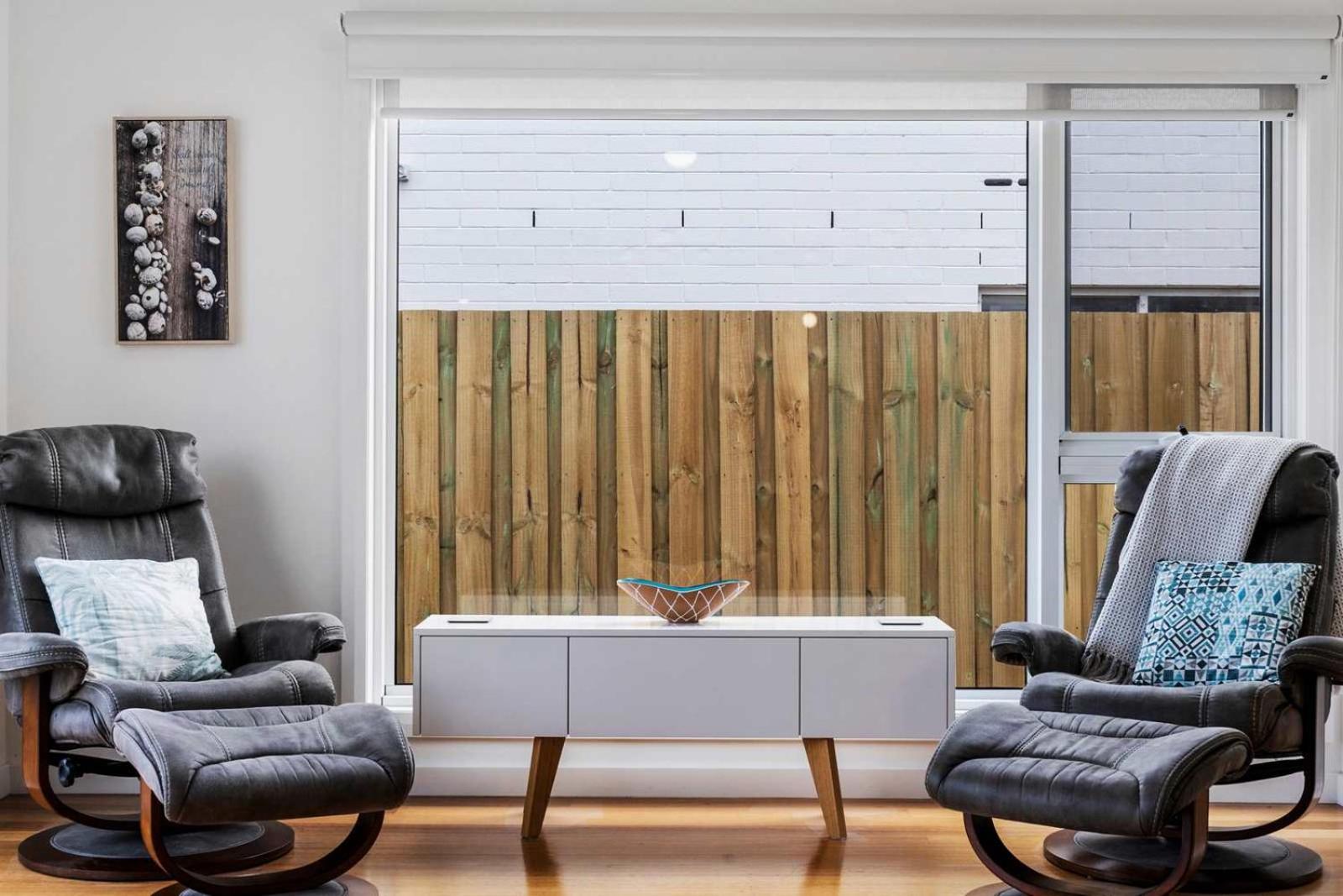 Beachfront Holiday Home Close to Airport