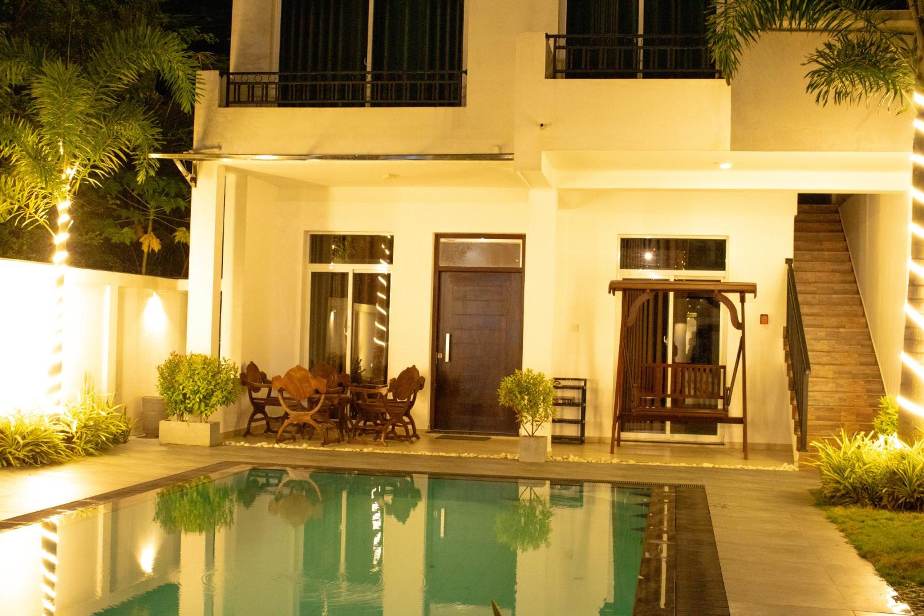 Seaside luxury apartments view 3