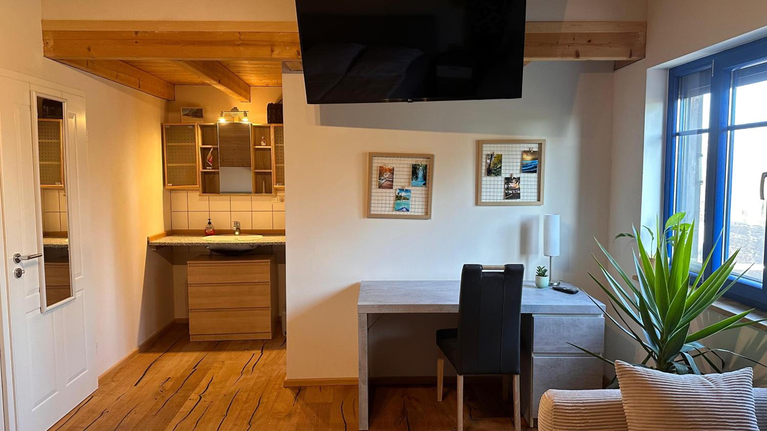 Ferienwohnung mit sonniger Dachterrasse am Pferdehof