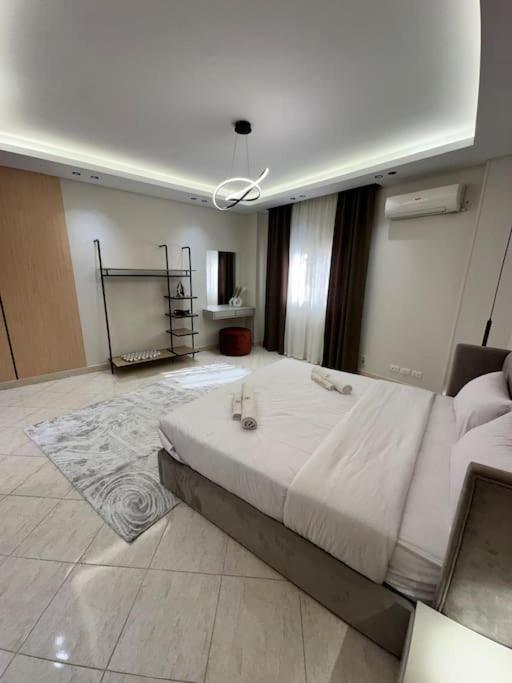 Signature Stays Serene Modern Apartment