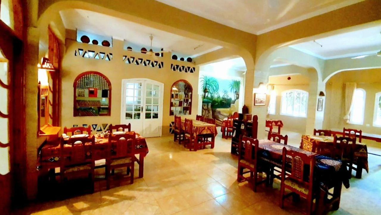 Cream Hostel