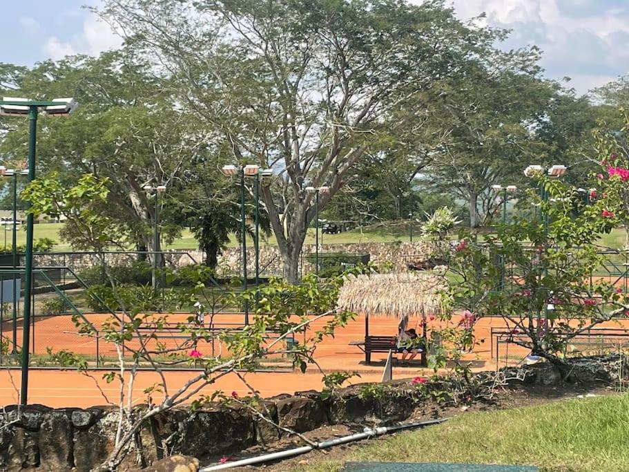 Villa Resort Golf Country Club Mesa Yeguas naturaleza