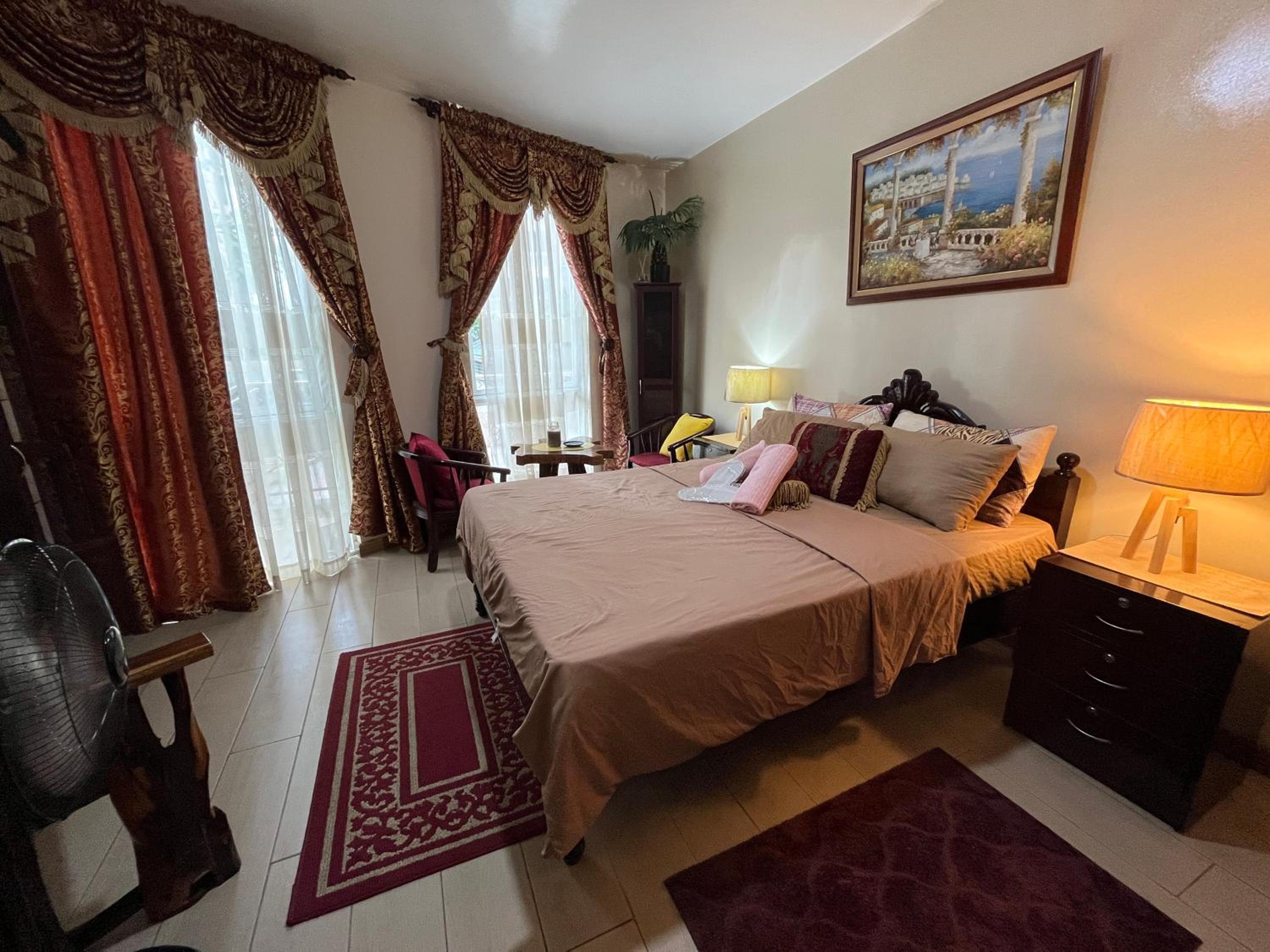 Venice Apartments in McKinley Hill BGC Taguig with Netflix and WiFi view 2