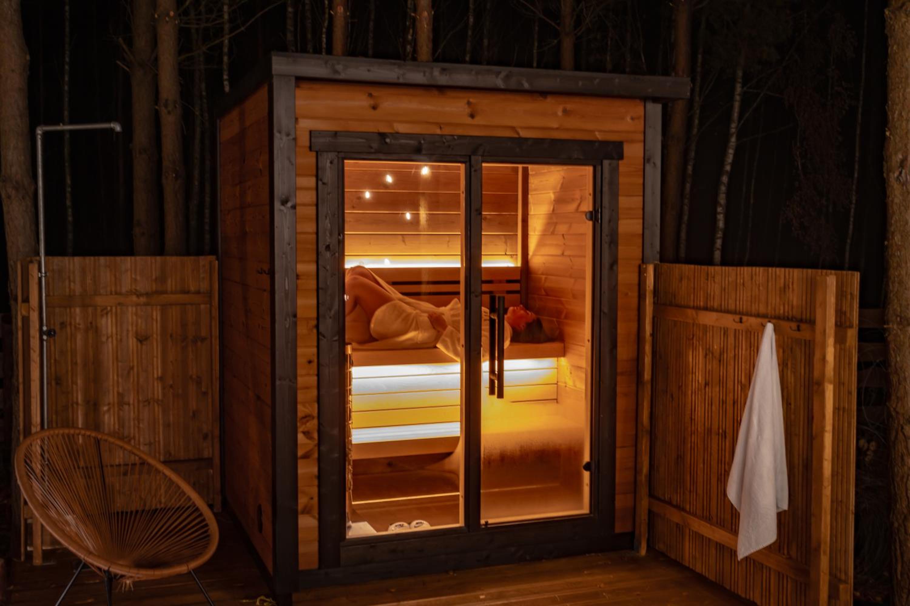 Osada LoveLaski - balia jacuzzi, sauna i kominek - całoroczne domki premium