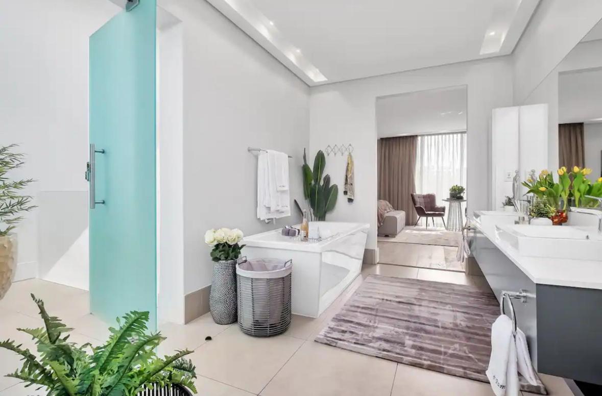4 bedroom house 2 bathrooms
