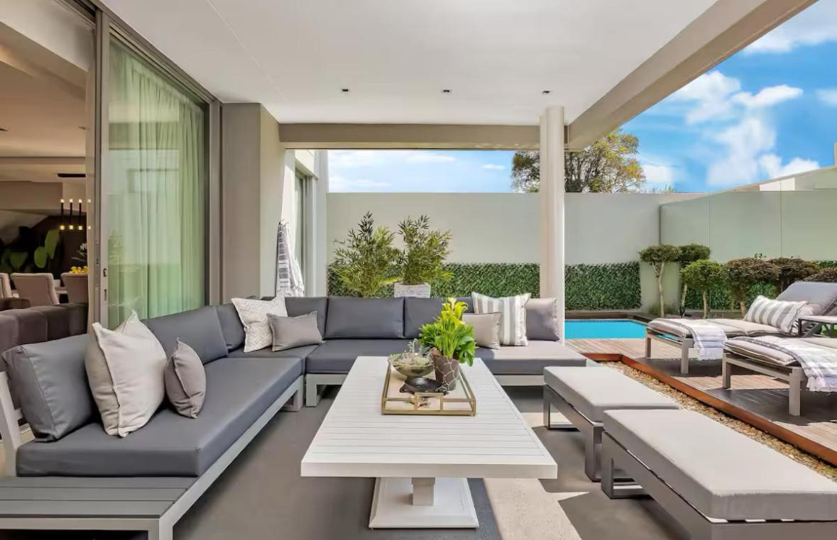 4 bedroom house 2 bathrooms