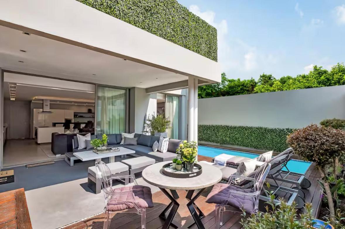 4 bedroom house 2 bathrooms