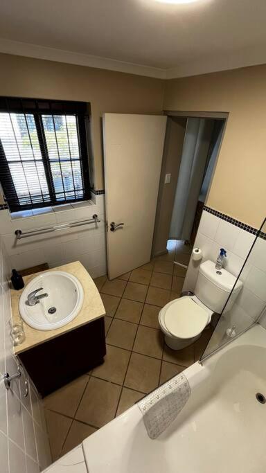 Cosy Central Apartment - By ARPA Hospitalities view 2