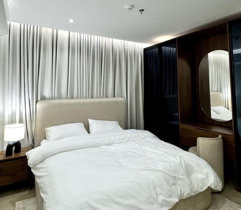 Luxury apartments Ajlan Rivera H4