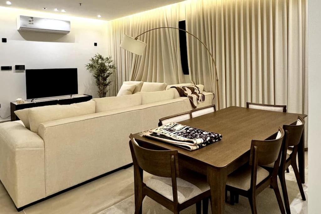 Luxury apartments Ajlan Rivera H4
