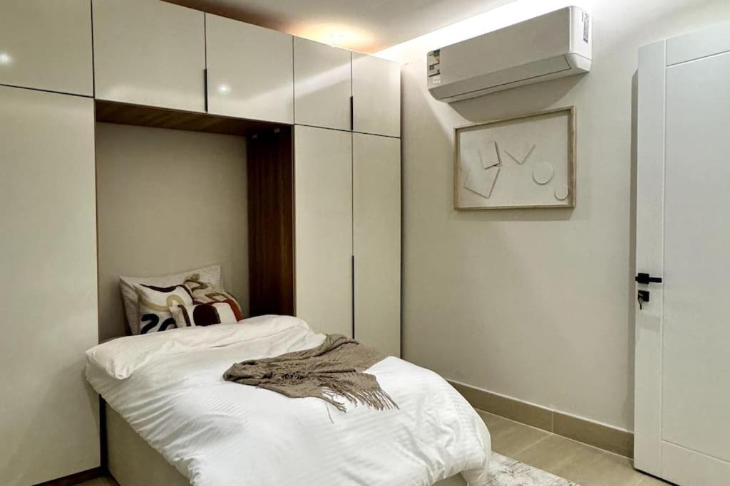 Luxury apartments Ajlan Rivera H4