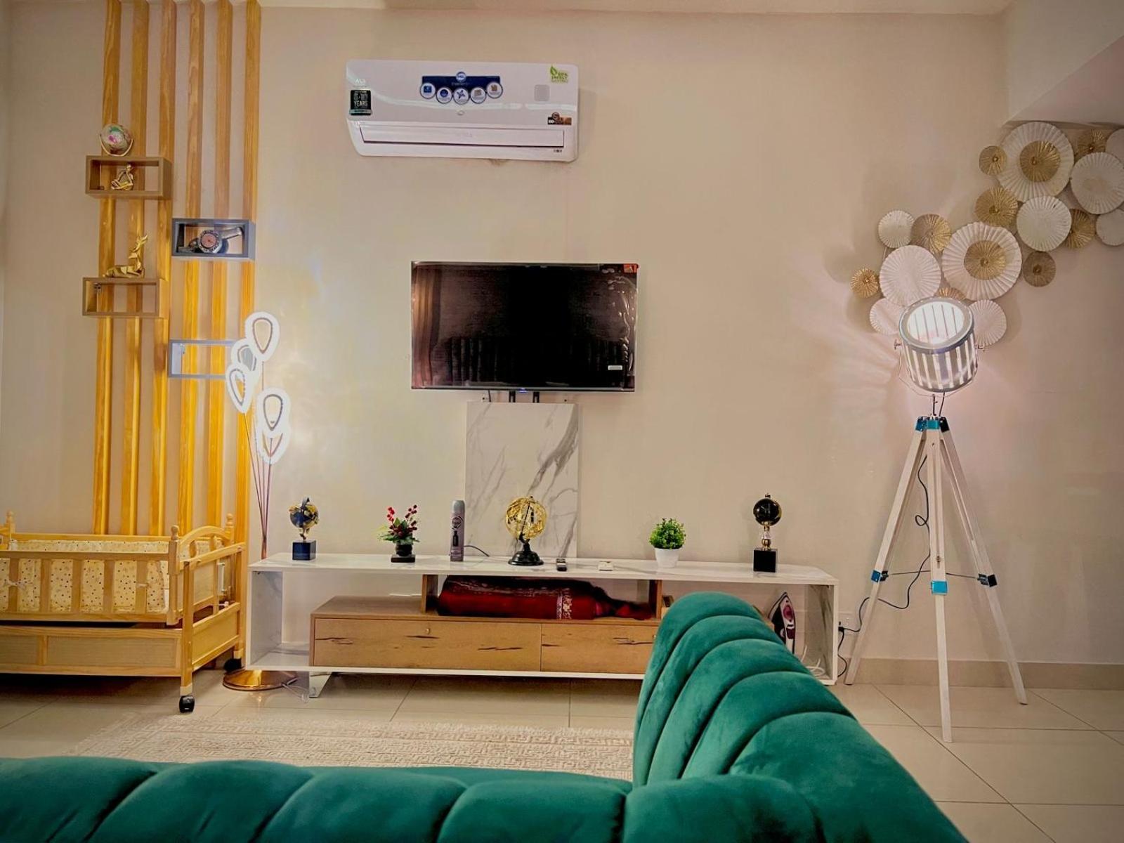 Sky Vista Executive Apartments - Centaurus Mall View