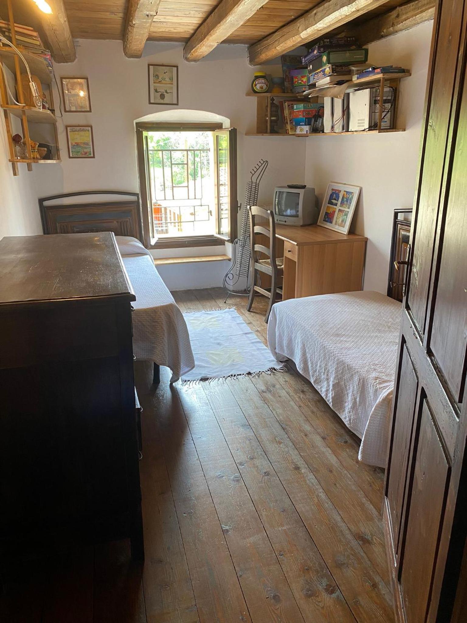 Photo 8