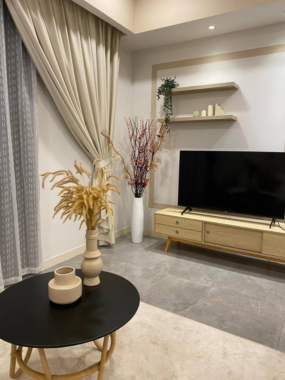 Elegant 1BR in OOAK Suites, Mont Kiara KL - Walk to Malls & Dining