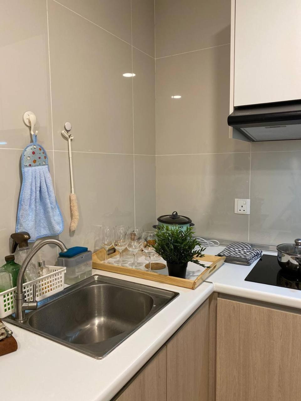 Elegant 1BR in OOAK Suites, Mont Kiara KL - Walk to Malls & Dining
