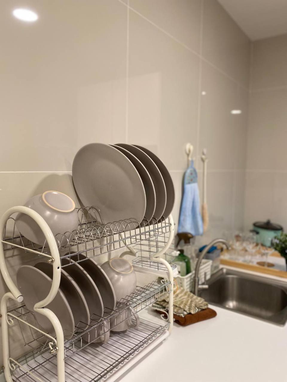Elegant 1BR in OOAK Suites, Mont Kiara KL - Walk to Malls & Dining