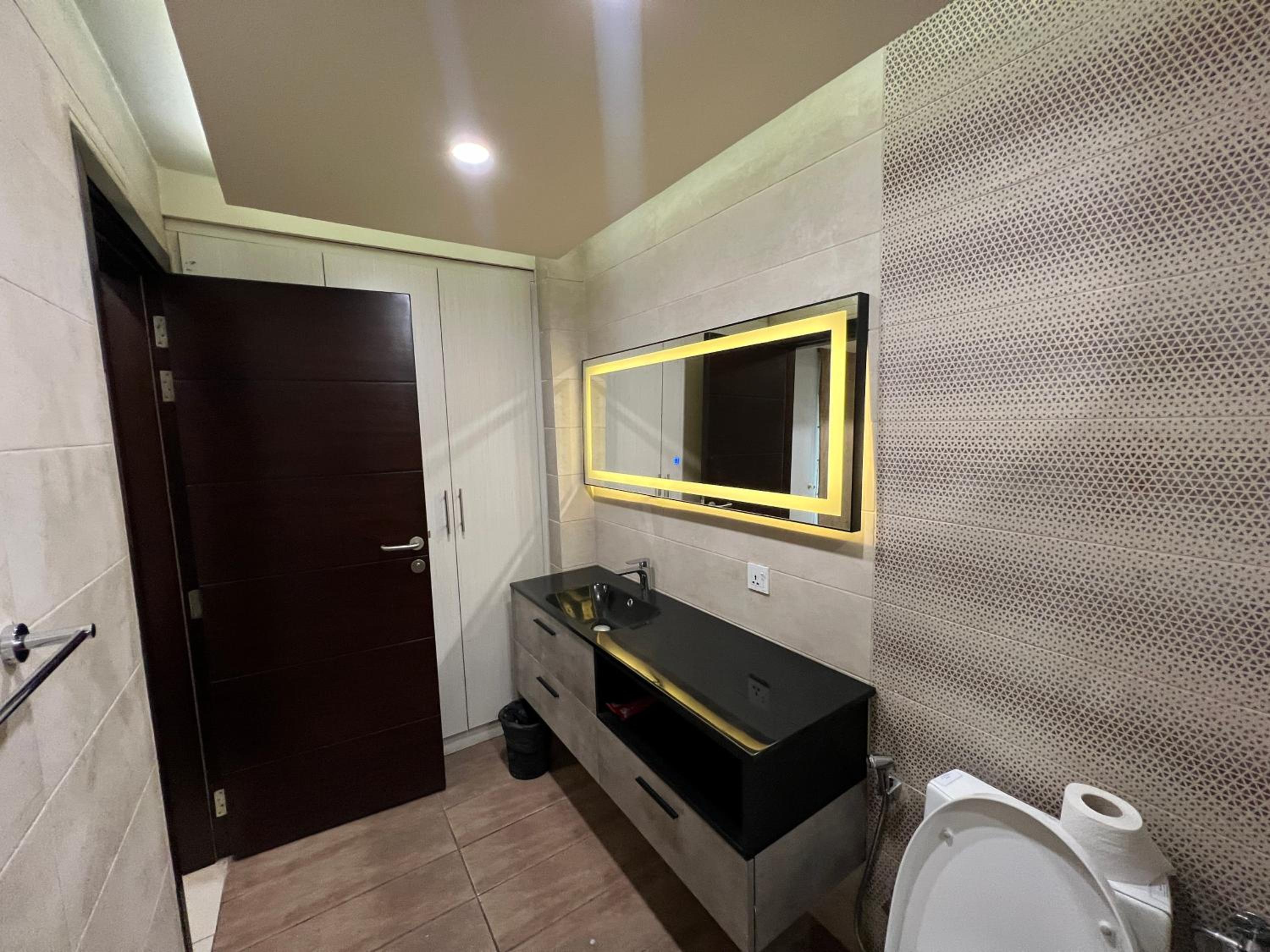 Sky Vista Executive Apartments - Centaurus Mall View