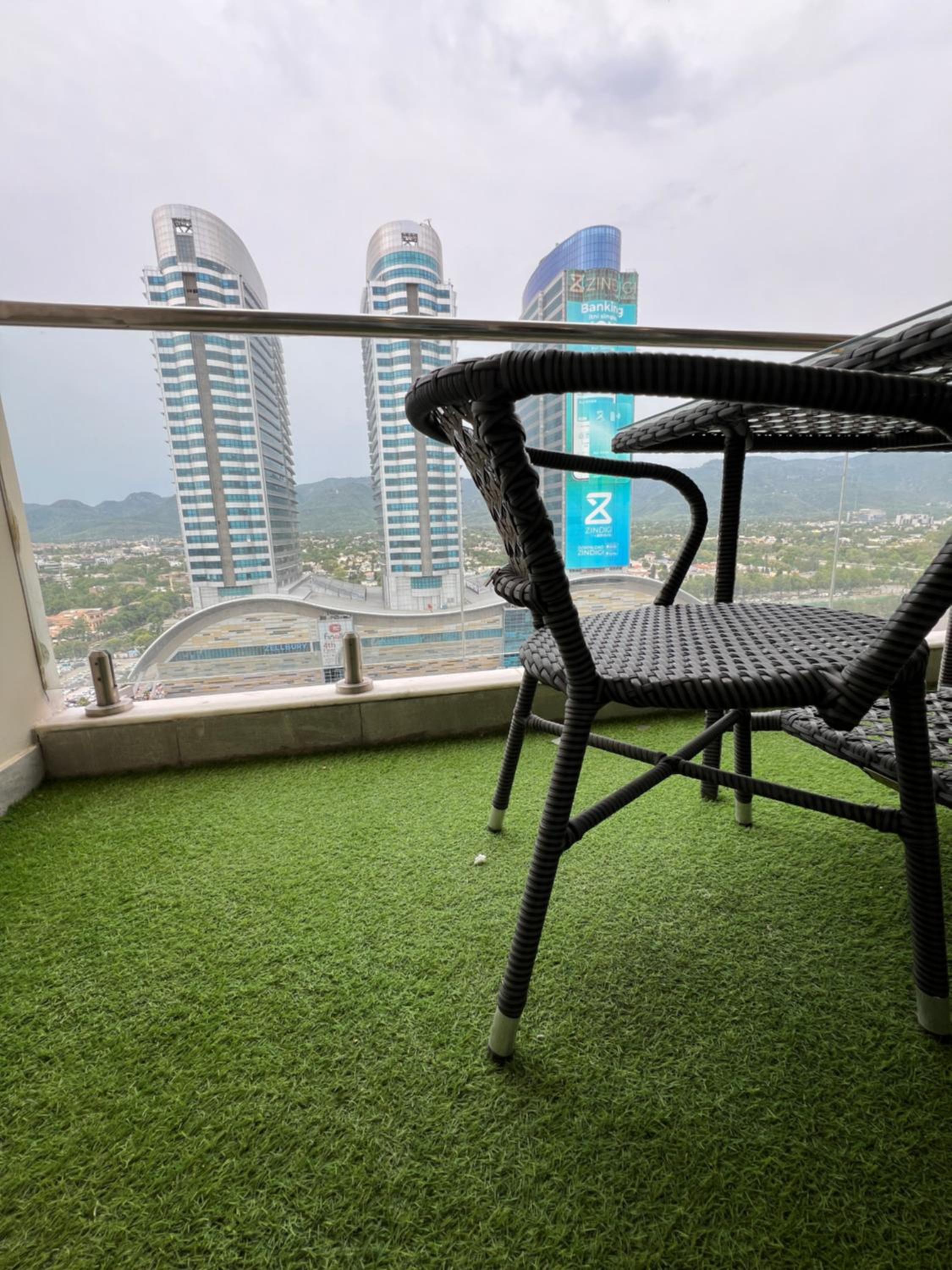 Sky Vista Executive Apartments - Centaurus Mall View