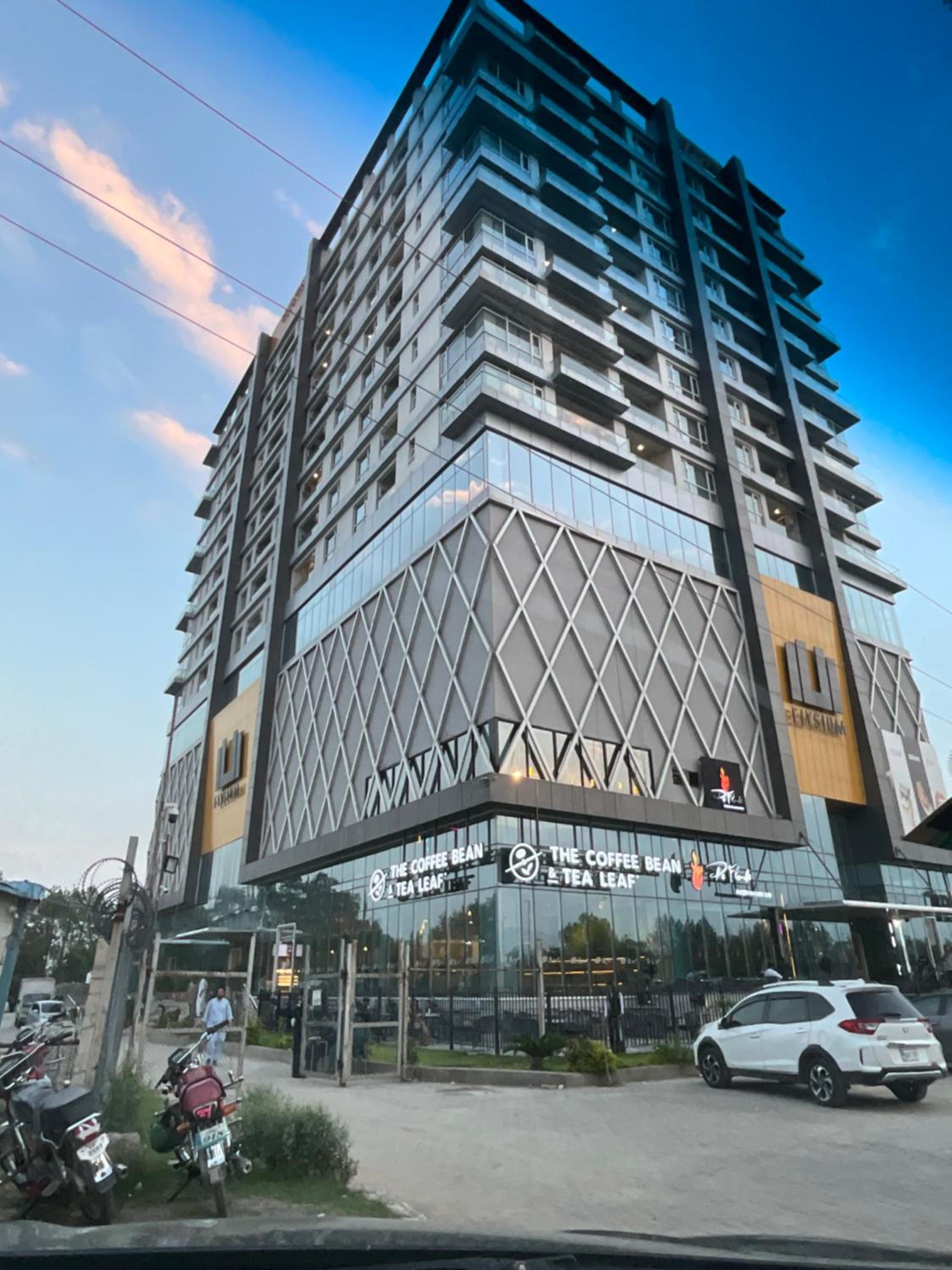Sky Vista Executive Apartments - Centaurus Mall View